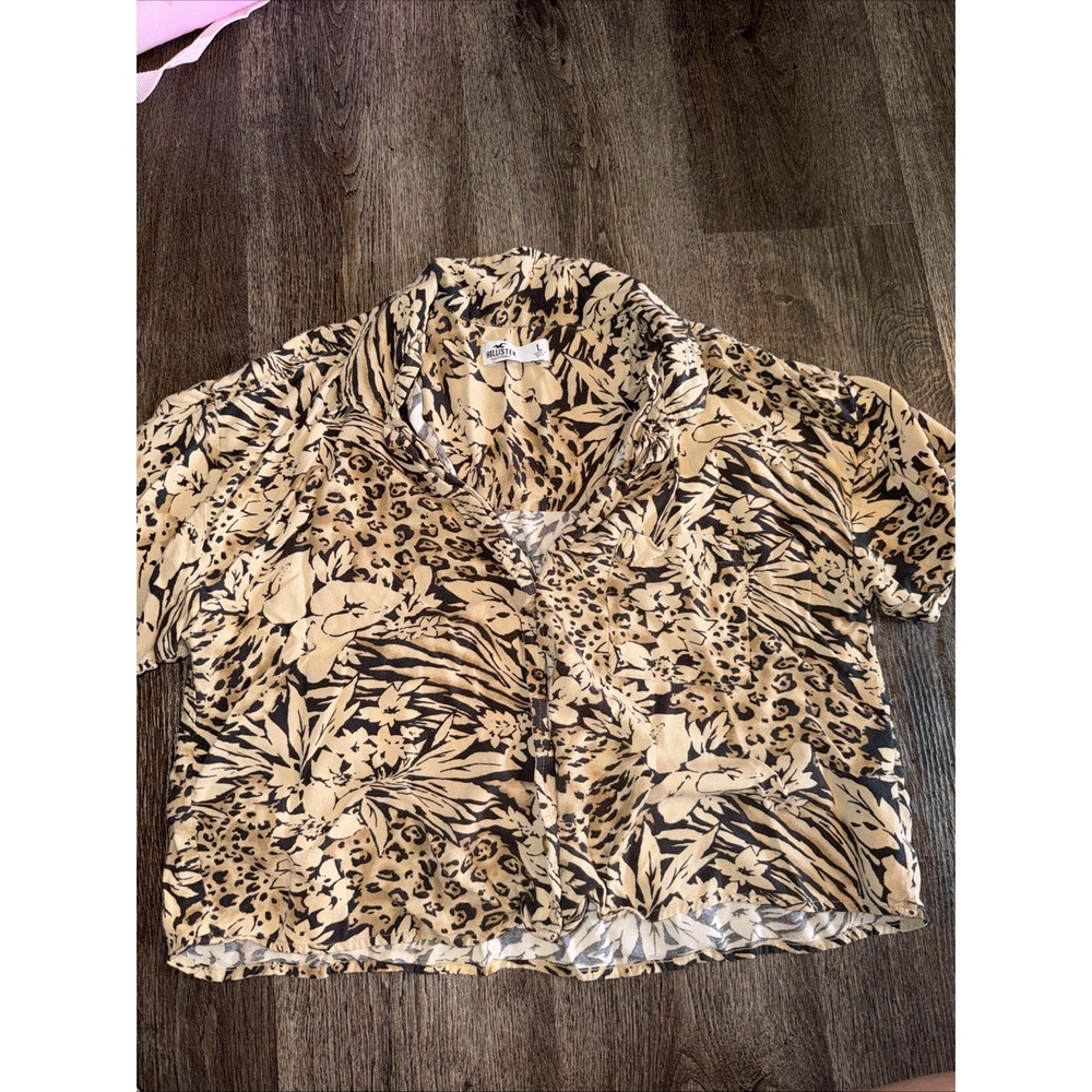 Hollister Women's Cropped Button Down With Leopard And Floral Design Size L